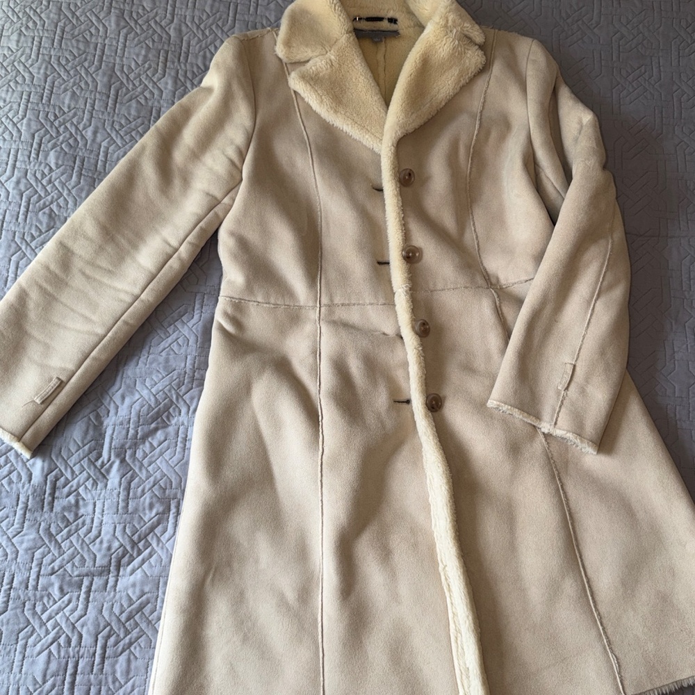 Soft Stunning Shearling Coat - image 5